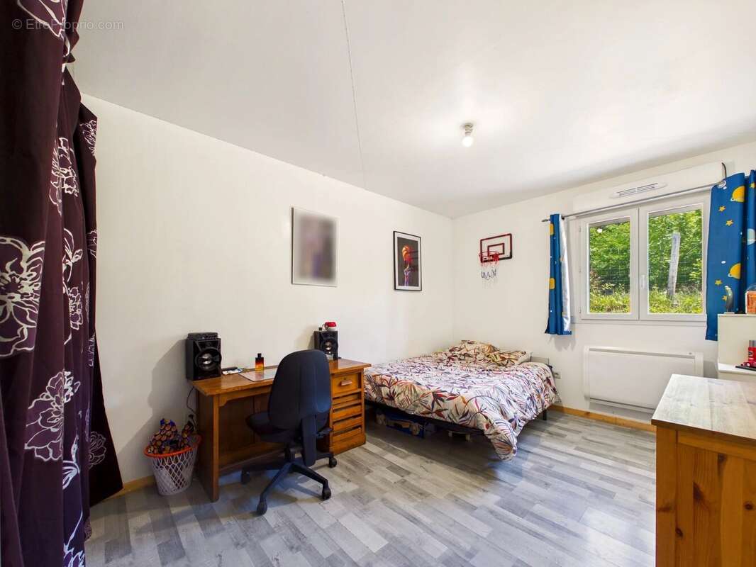 Grande maison de plain-pied comprenant 4 chambres, située dans un cadre naturel exceptionnel - photo 7