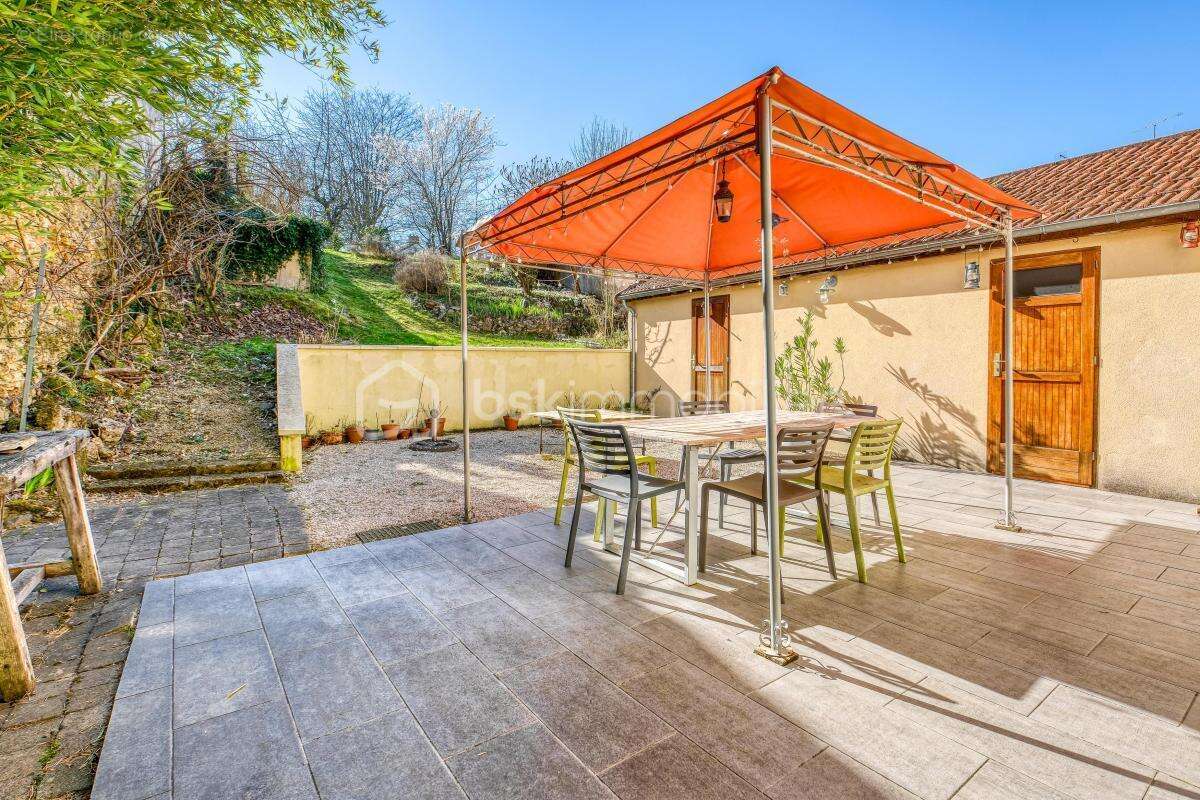 Ensemble immobilier : Maison, appartement et grange - photo 7
