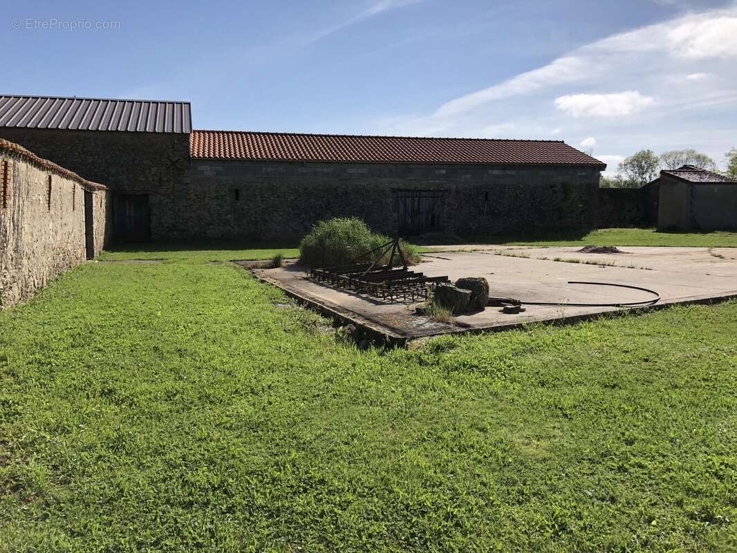 Maison à NUEIL-LES-AUBIERS