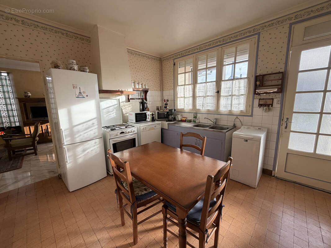 Maison à SAINT-JULIEN-LES-VILLAS