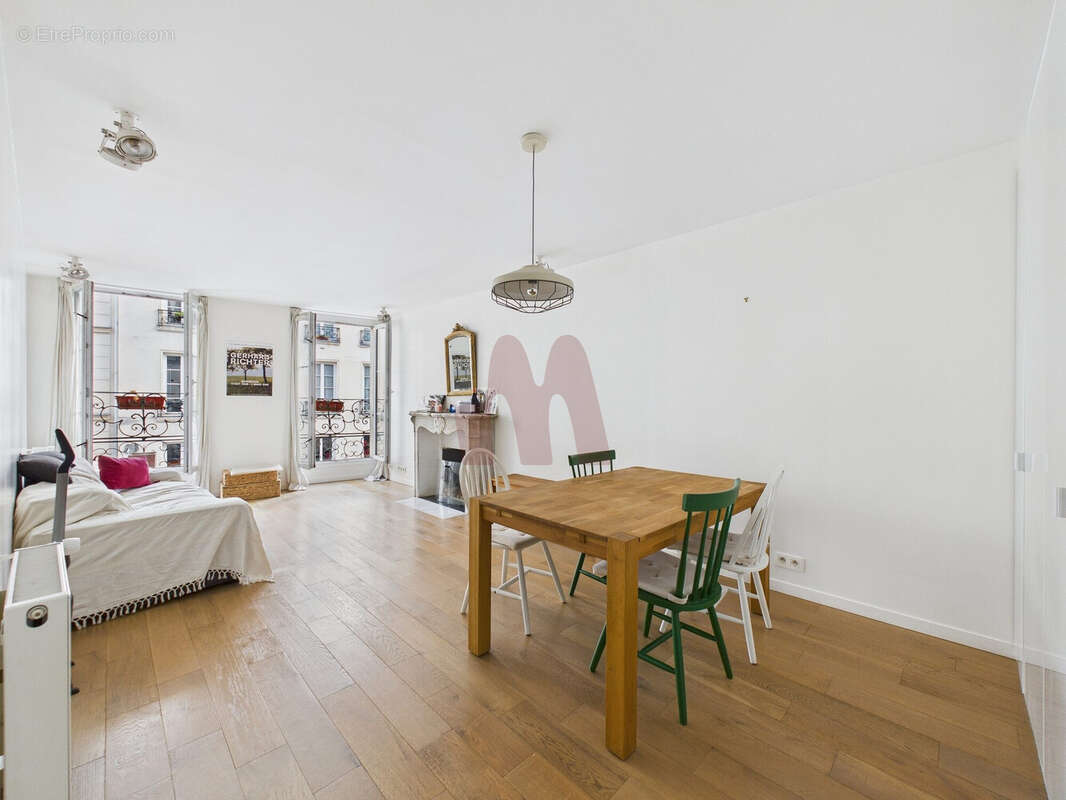 Appartement à PARIS-10E