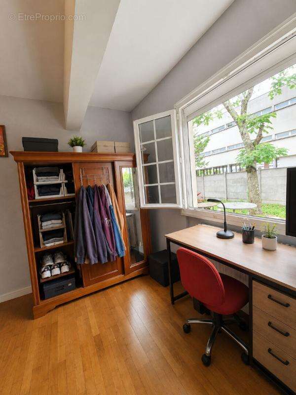 "Talence Universités Maison familiale de 159 m², 6 chambres, véranda et jardin" - photo 11