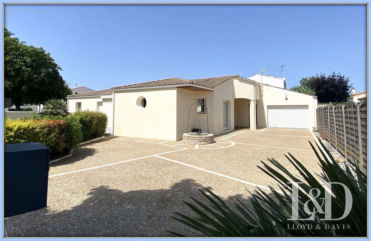 Maison à DOMPIERRE-SUR-MER