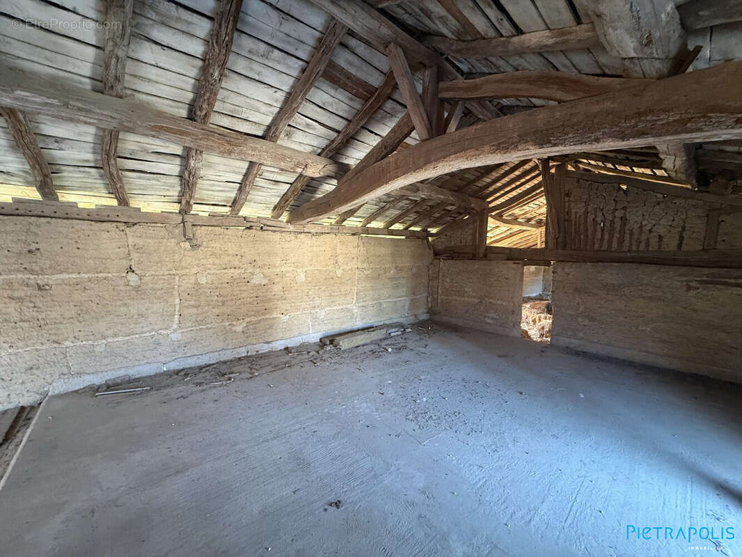 Maison 90 m² à Marlieux  - photo 2