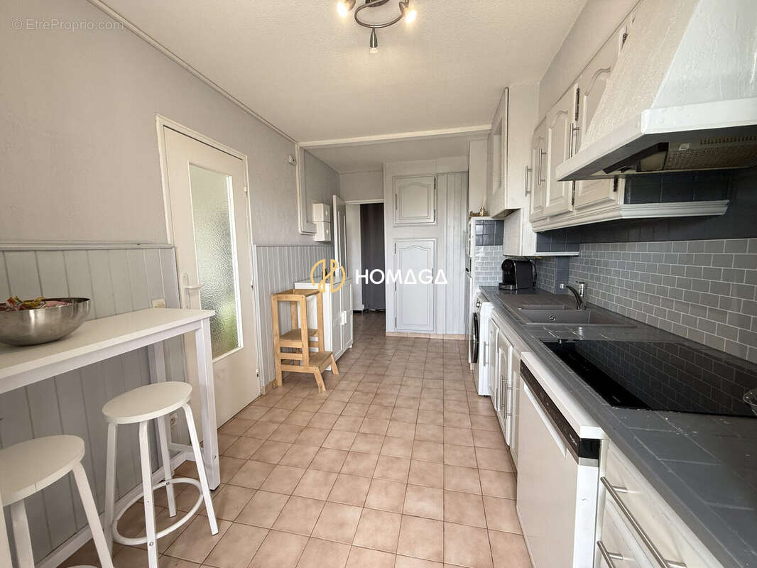 CUISINE - Appartement à VITROLLES