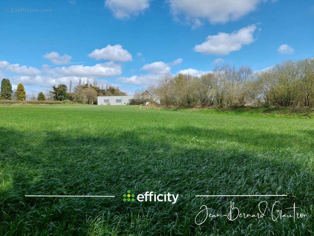 Terrain à PLOUNEVEZ-MOEDEC
