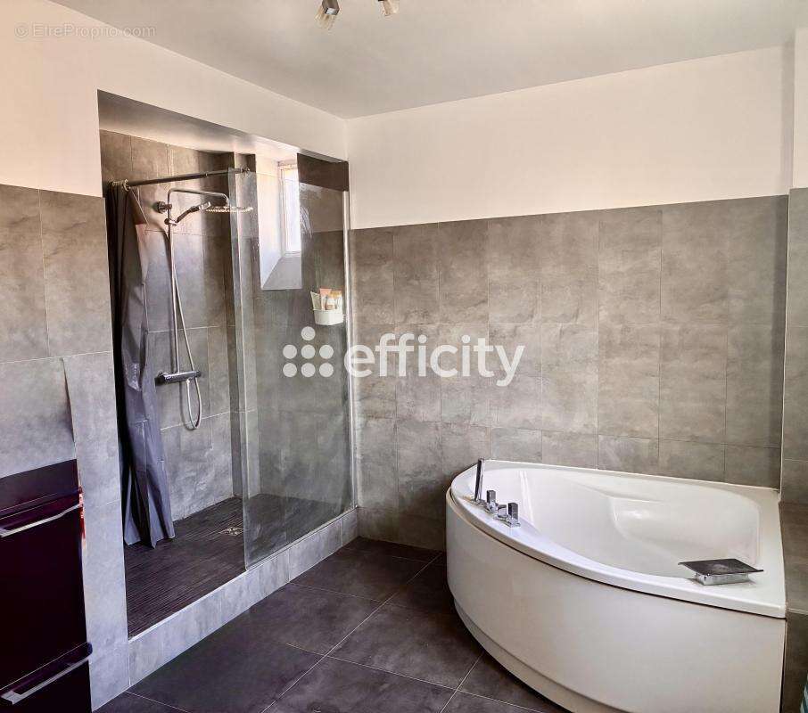 Maison à MARLY-LA-VILLE