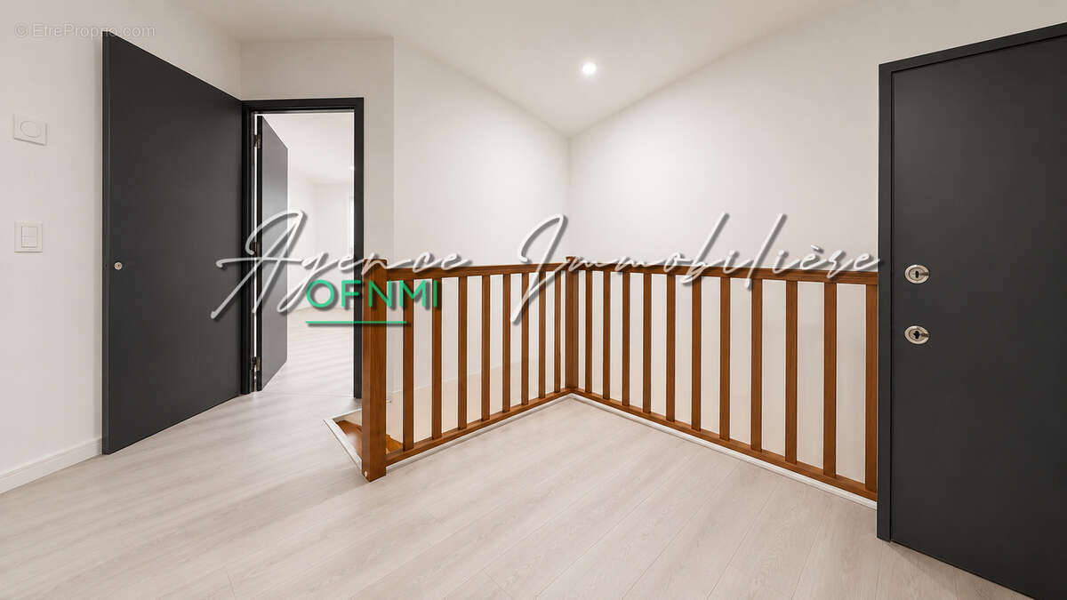 Appartement T4 à sury le comtal - photo 4