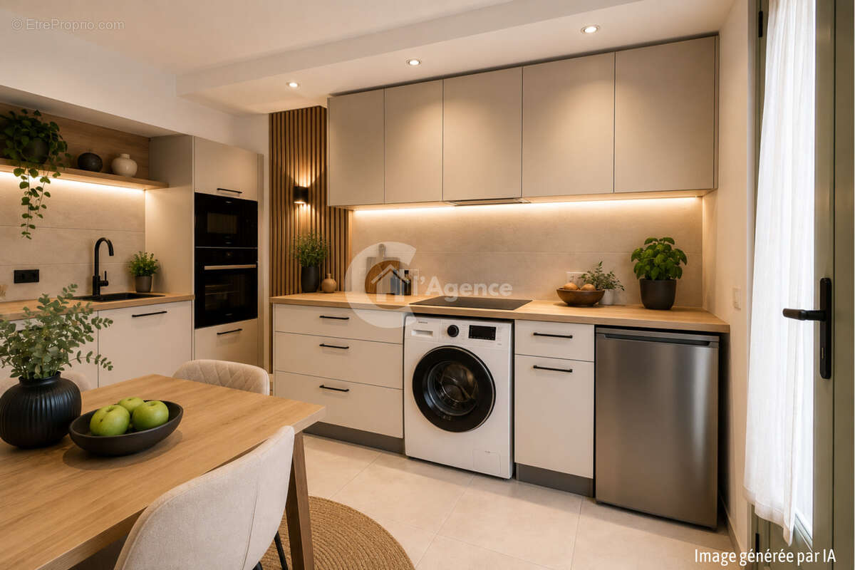 Au coeur du village de Villeneuve Loubet - Maison de village de 87 m2 - photo 9