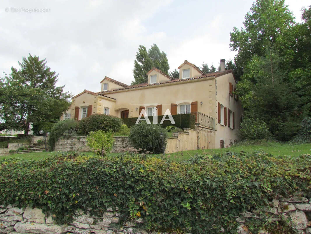 Maison à RUFFEC
