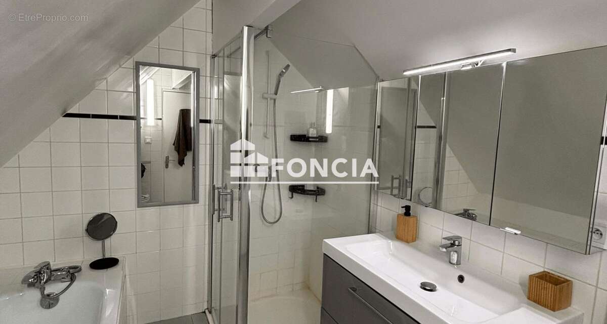 Appartement à PONTAULT-COMBAULT