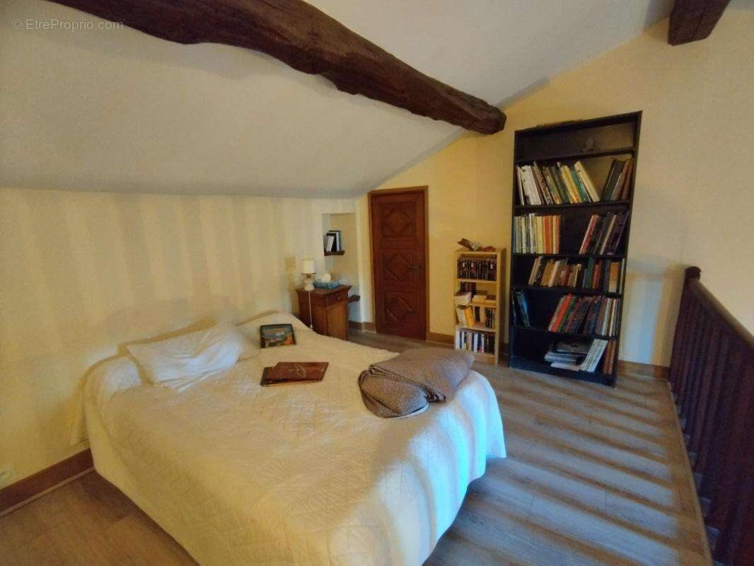 Charente, proche La Rochefoucauld, maison 200 m², piscine couverte avec terrain 5529 m² - photo 11