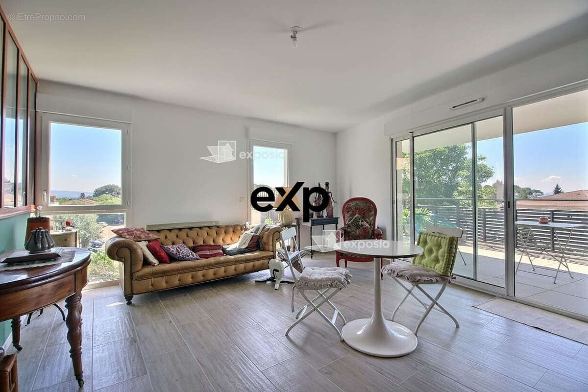 Appartement à VILLENEUVE-LES-AVIGNON
