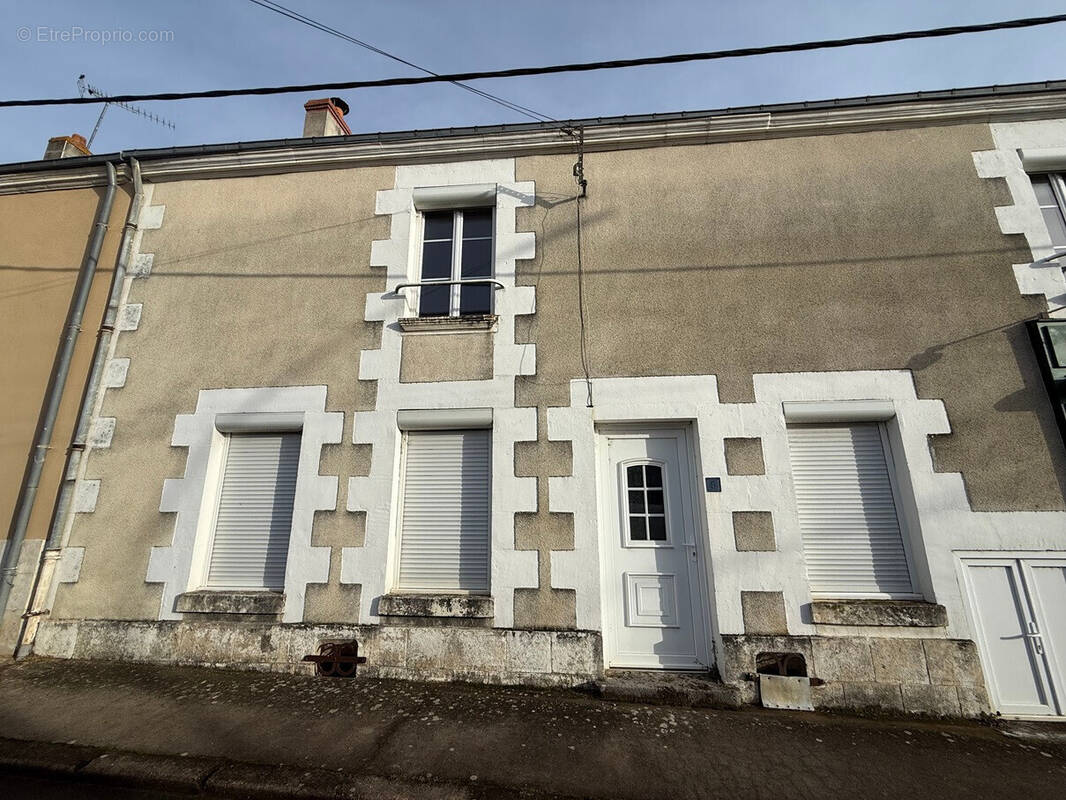 Maison à LES BORDES