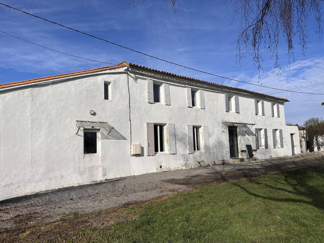 Maison à MIRAMBEAU