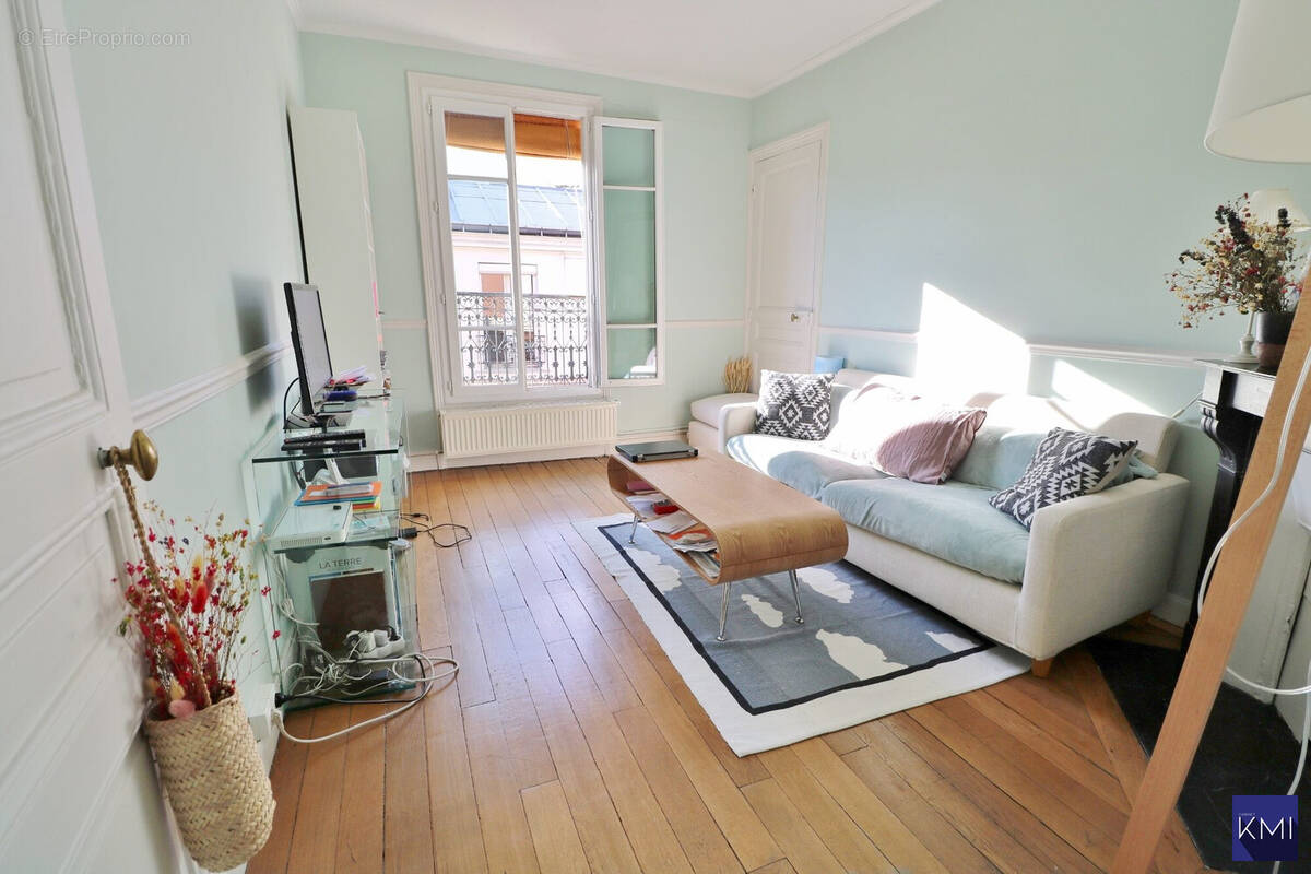 Appartement à PARIS-11E