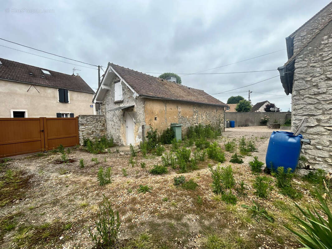 Maison à DAMMARTIN-EN-SERVE