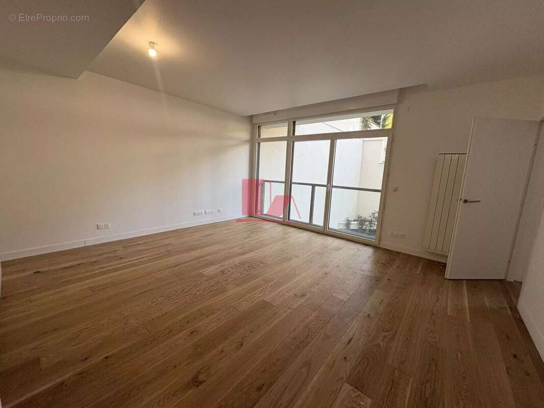 Appartement à ISSY-LES-MOULINEAUX
