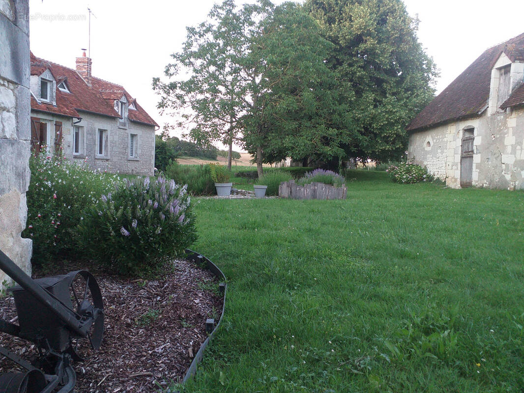 Maison à LUCAY-LE-MALE