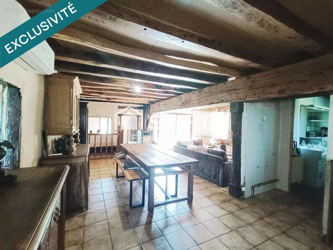 Photo 6 - Maison à SAINT-ETIENNE-DU-BOIS