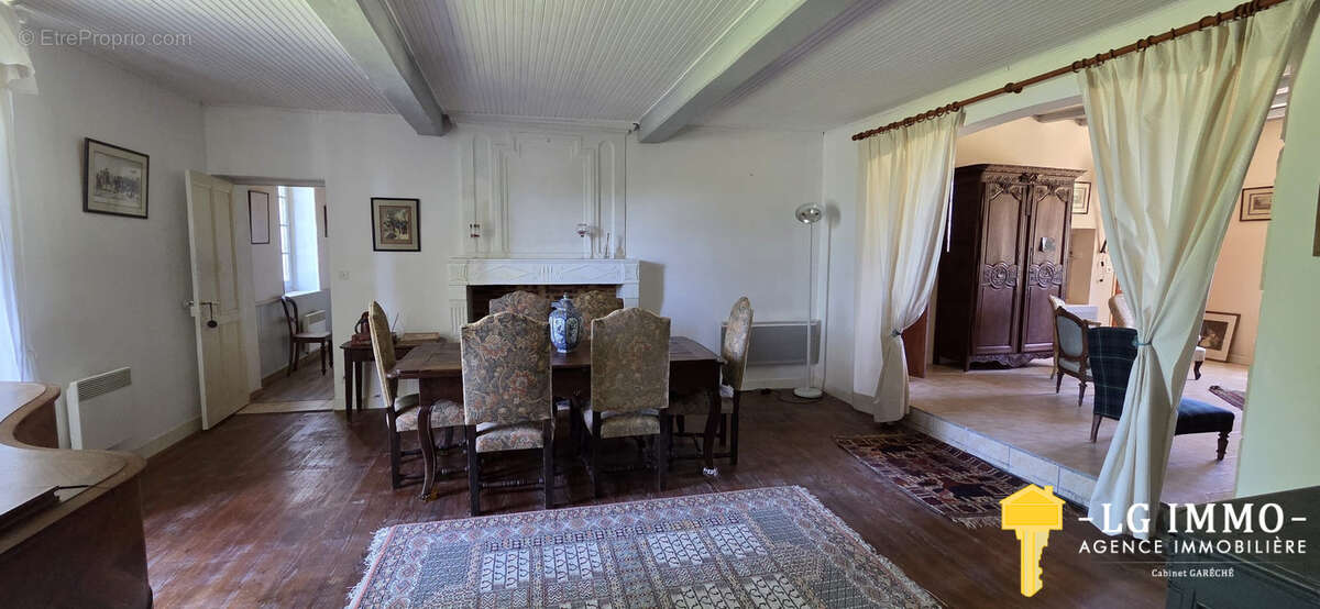 Maison à CHENAC-SAINT-SEURIN-D'UZET