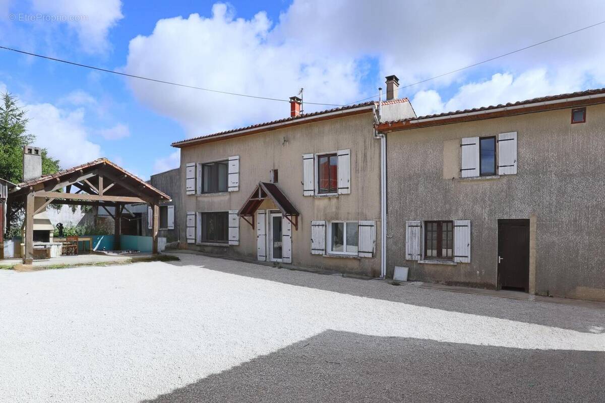 Photo 1 - Maison à LOUBILLE