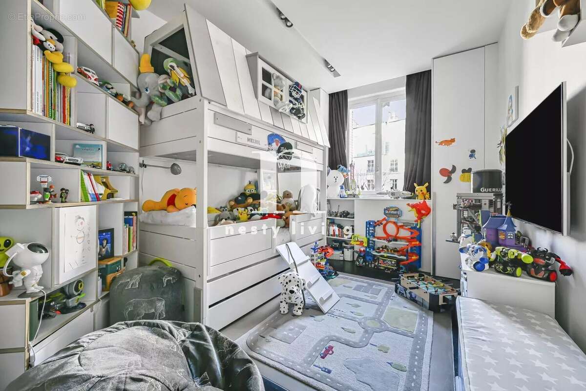 Appartement à PARIS-17E