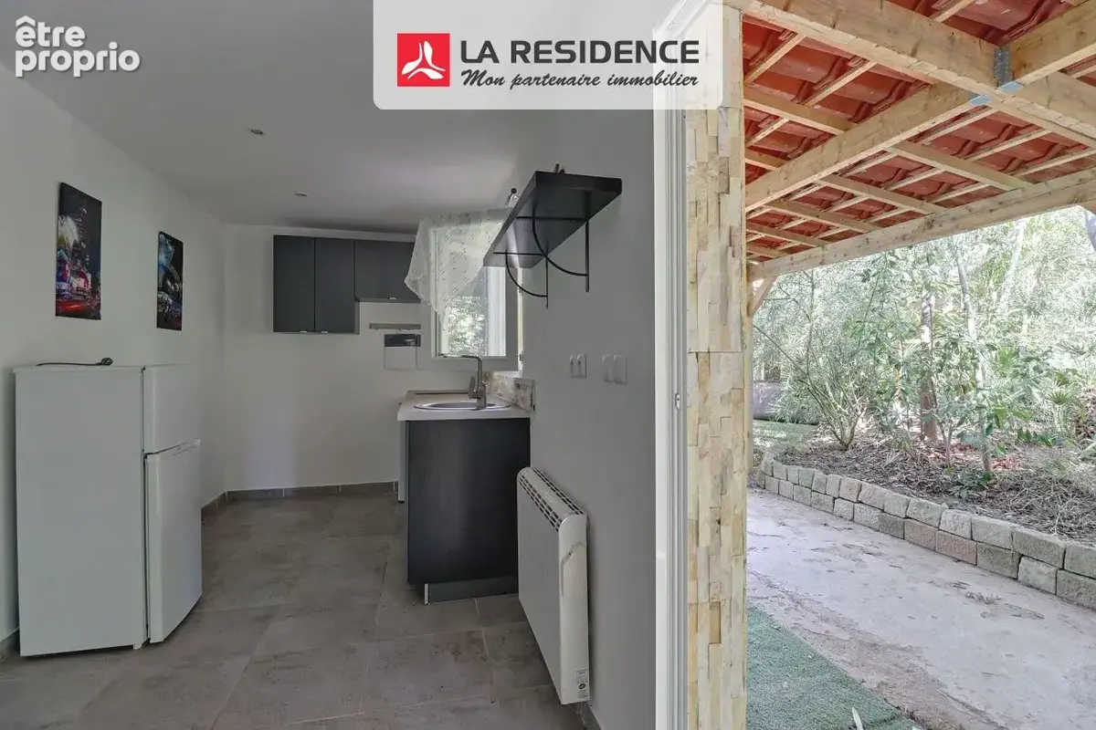 Maison 1 pièce 30 m² à vendre à Frejus (83600) - photo 2