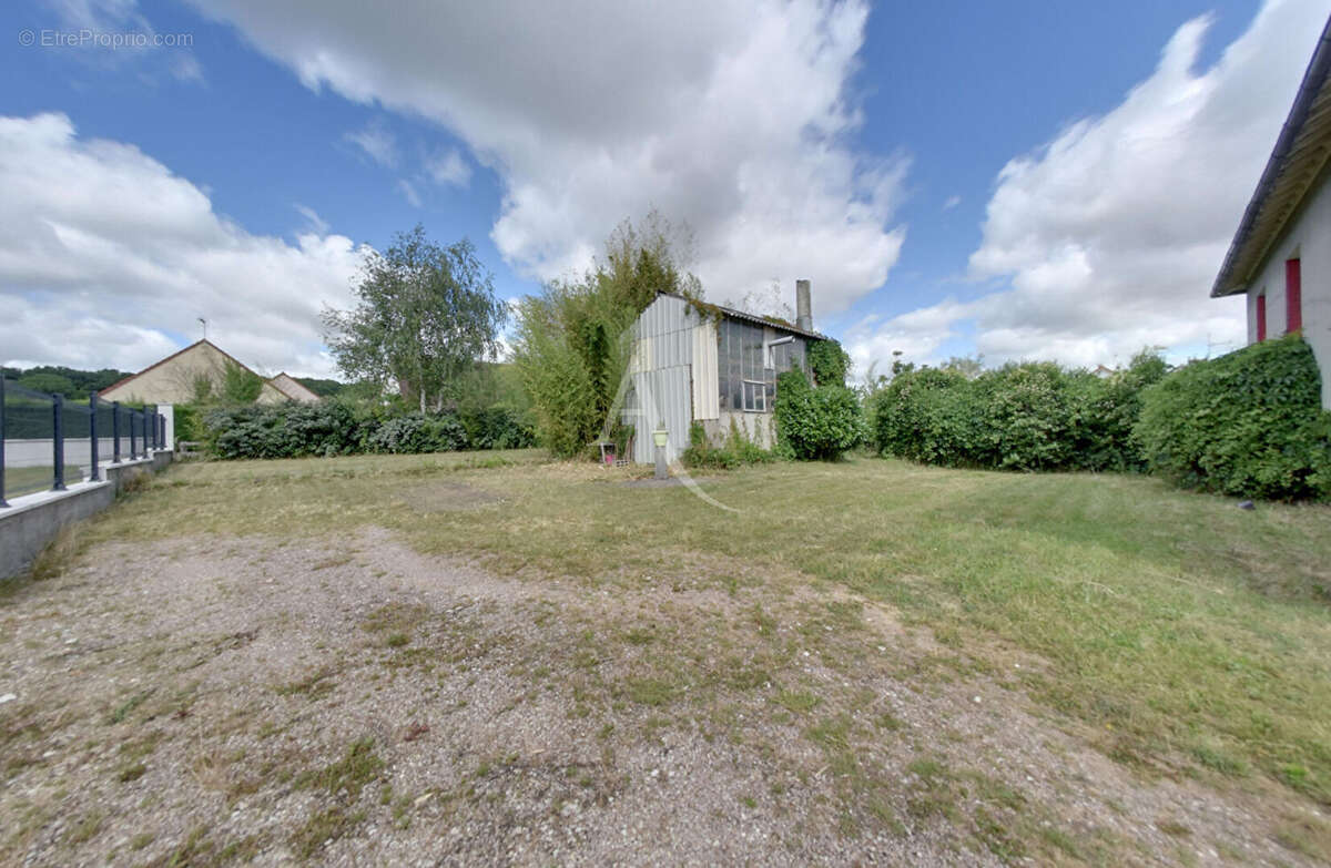 Maison familiale avec fort potentiel et grand jardin - photo 17