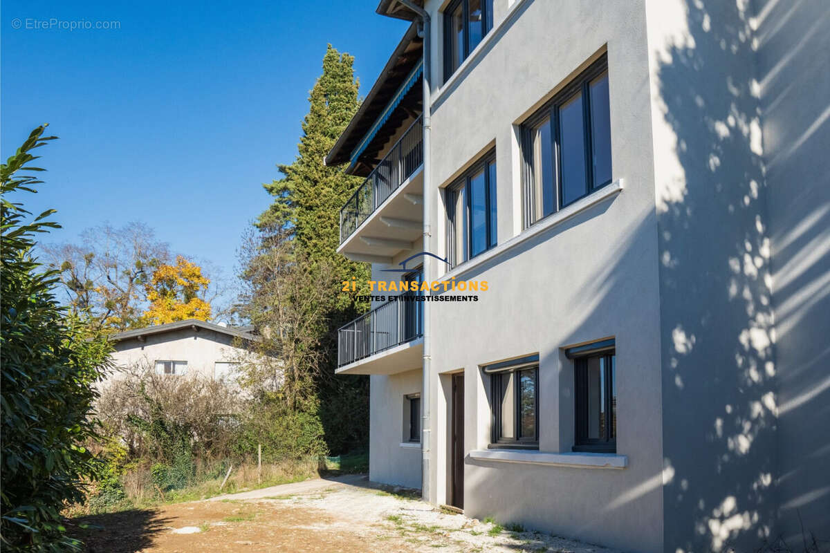 Appartement à CHARBONNIERES-LES-BAINS