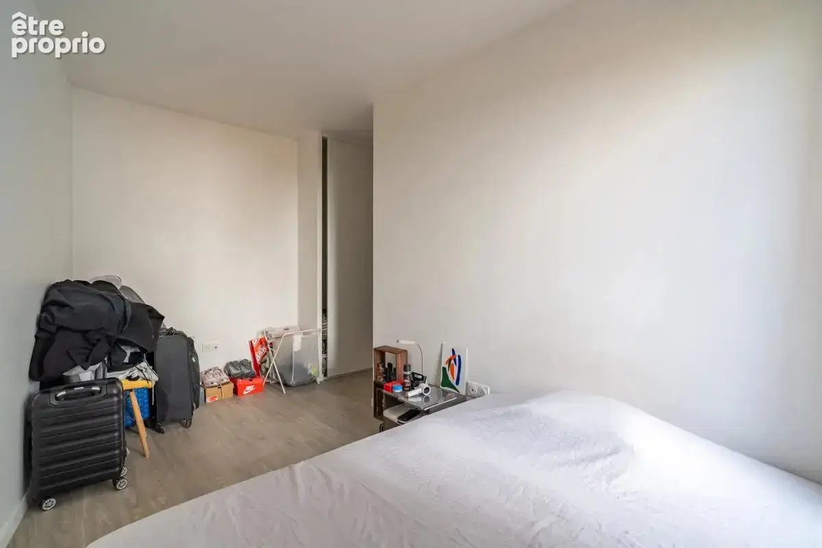 Appartement de 4 pièces de 85 m² à Stains - photo 8