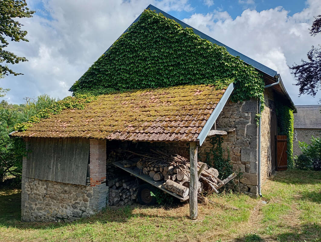 Maison indépendante en pierre de 70m2 sur un terrain de 2092 m2. - photo 14