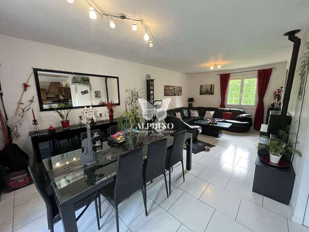 Maison à CHAILLAC-SUR-VIENNE