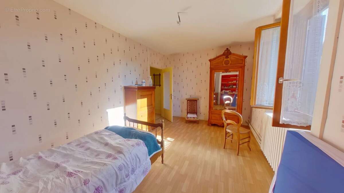 Maison à ESSERVAL-TARTRE