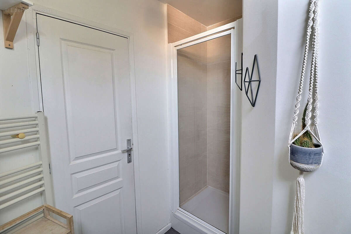 Appartement à NEAUPHLE-LE-CHATEAU