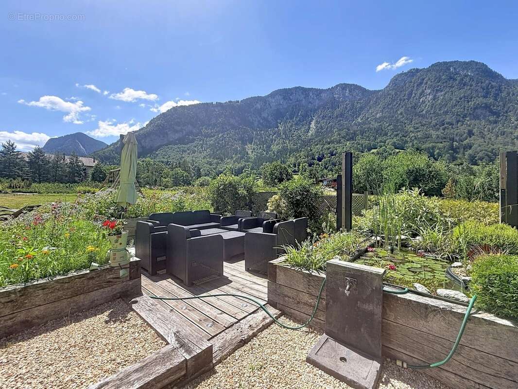 chalet rénové avec vue panoramique, mazot, sauna et fort potentiel – Glières-Val-de-Borne (74) - photo 19