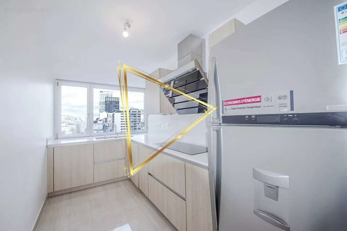 Appartement à COURBEVOIE