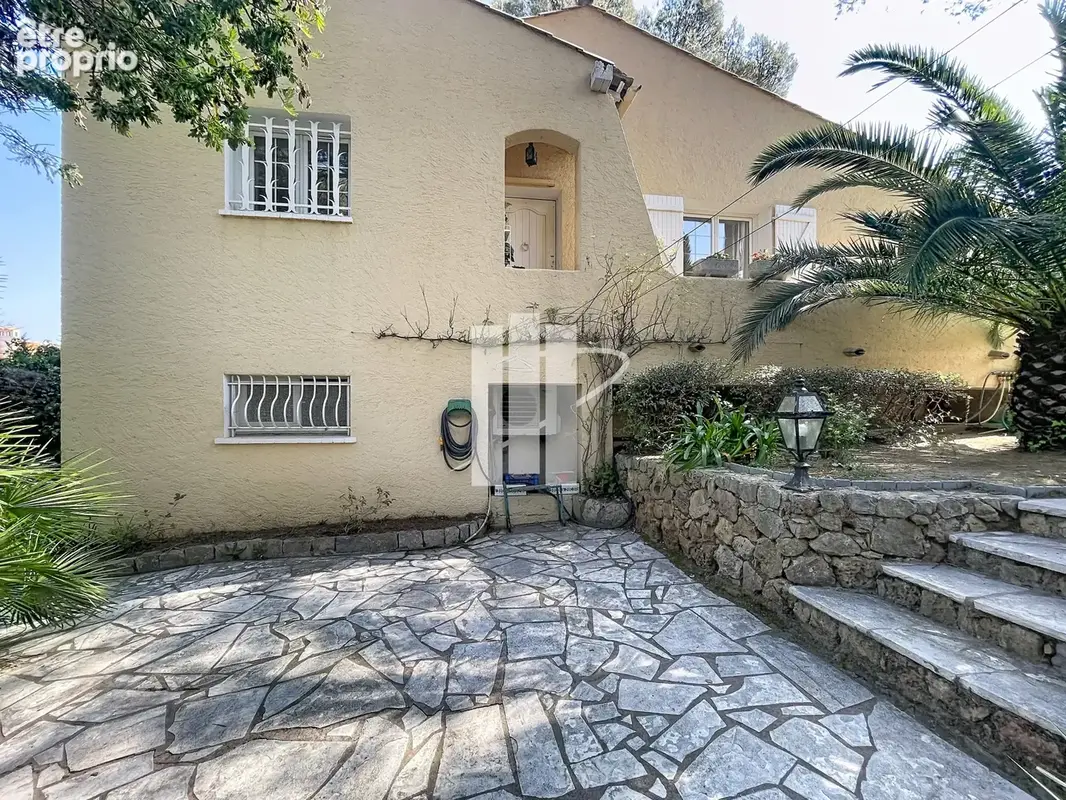 Saint-raphaël   au cœur d’un domaine recherché, villa 130 m2 avec jardin, grand garage et fort potentiel - photo 11