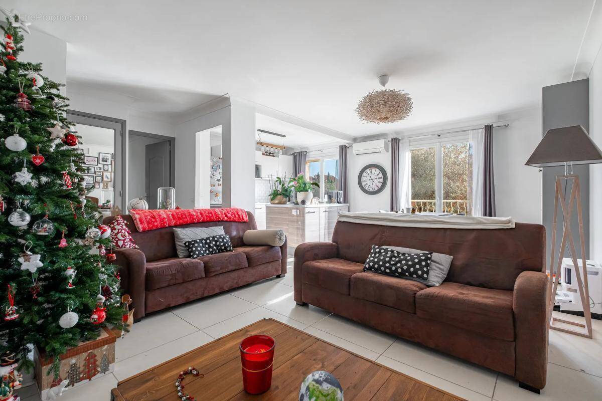 Appartement à COGOLIN