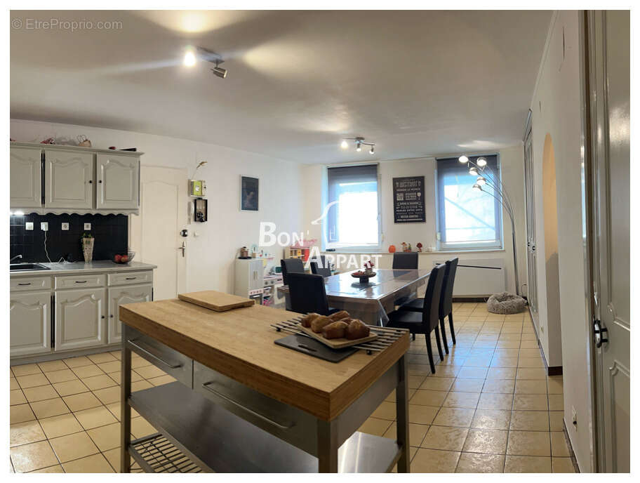 Appartement à LEXY