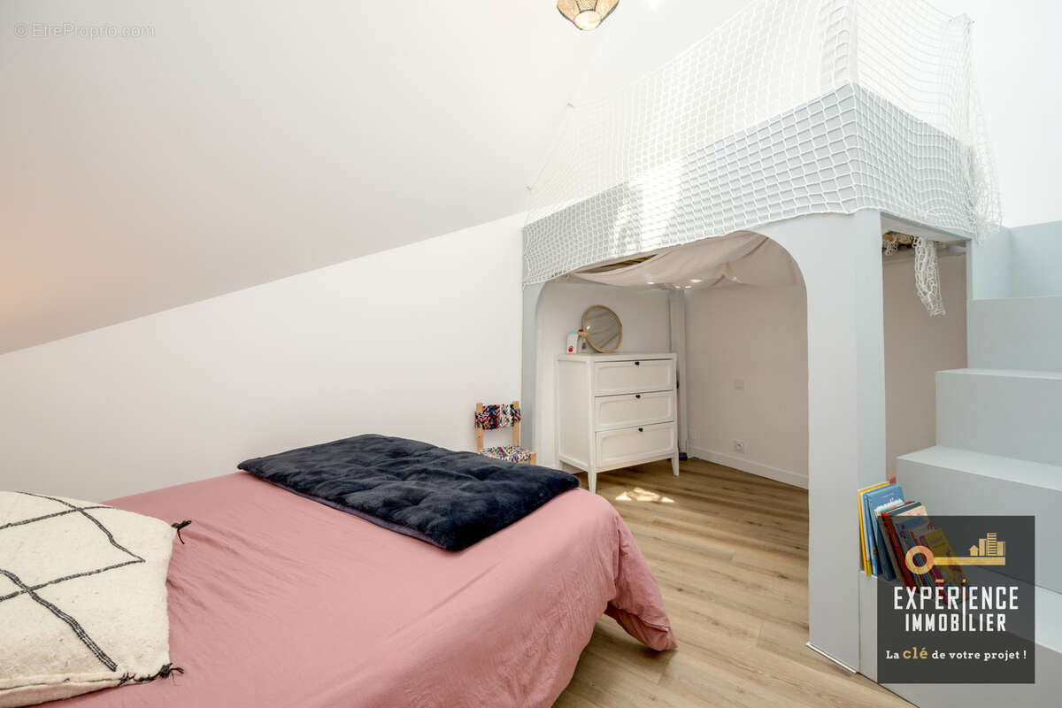 Appartement T3 rénové proche du bourg - photo 8
