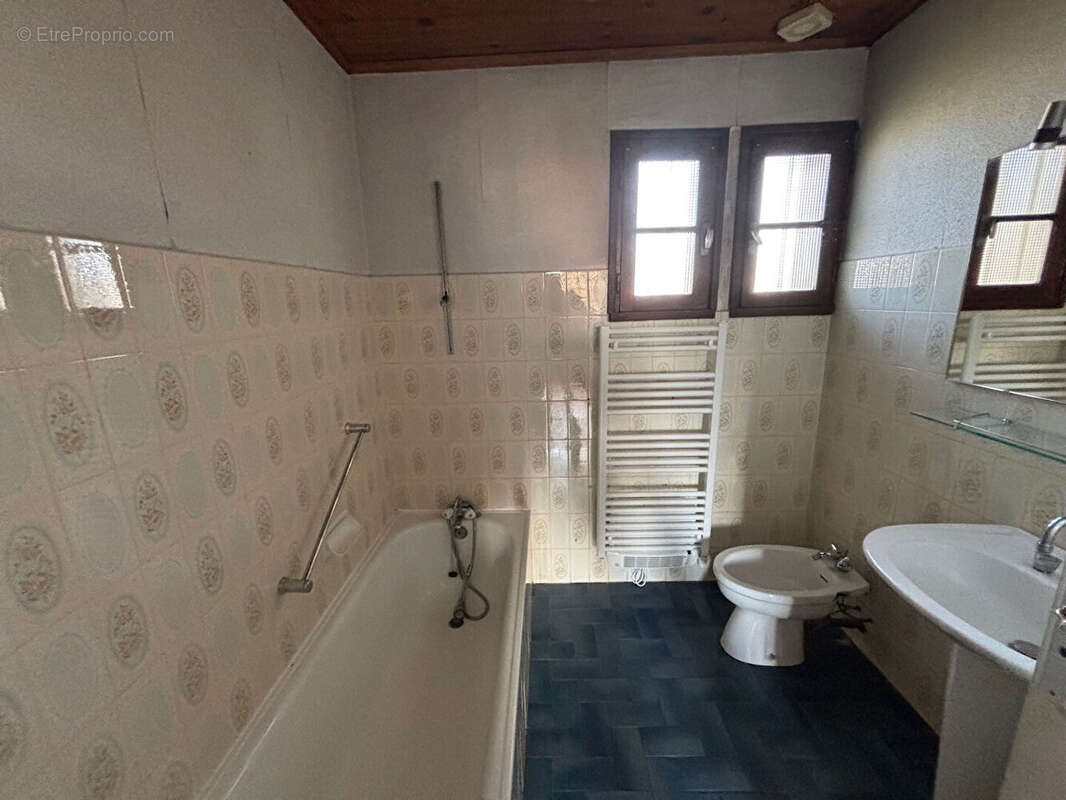 Maison à BRUGUIERES