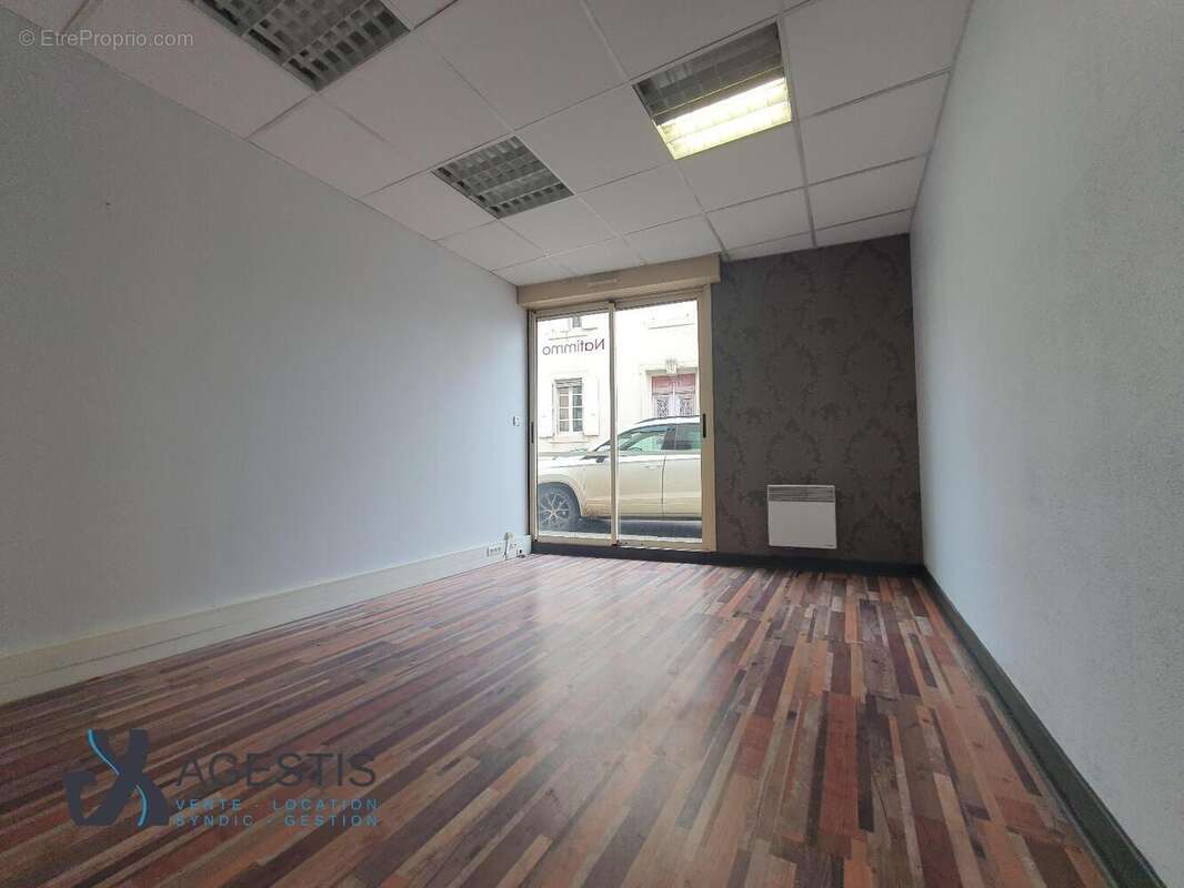   - Commerce à CASTRES