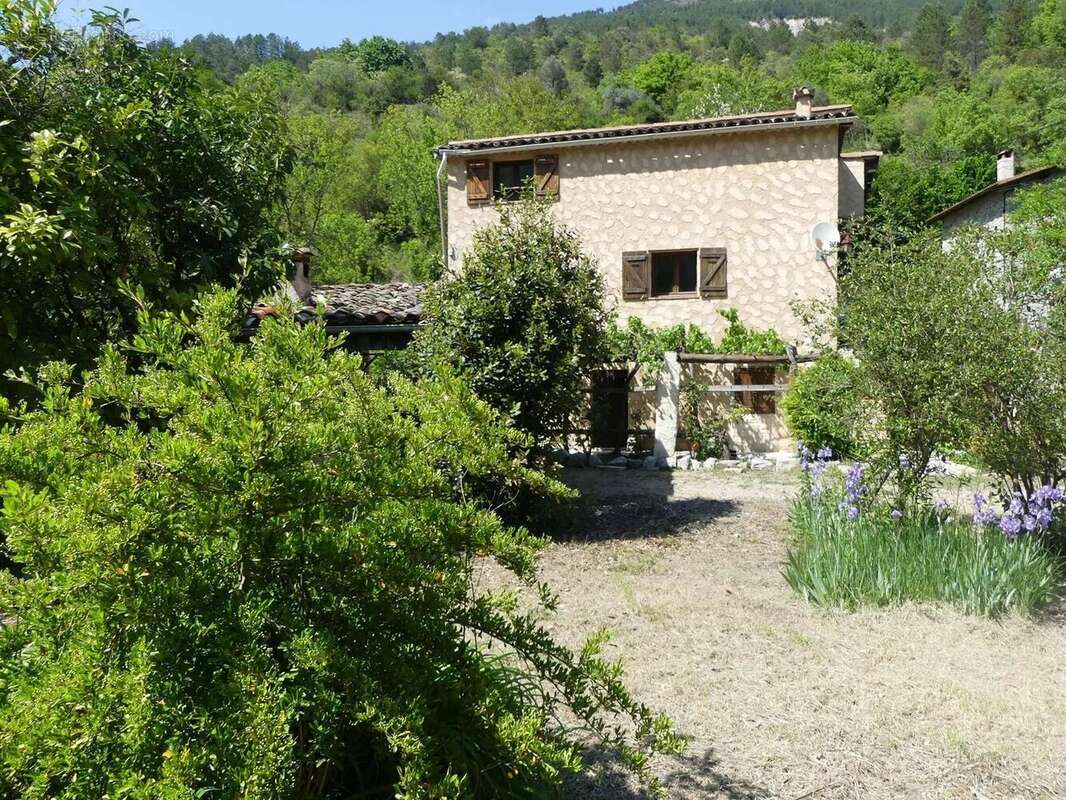 Maison à PUGET-THENIERS