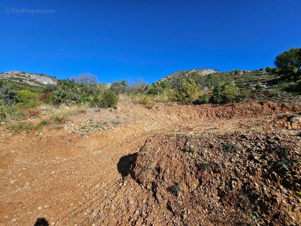 Terrain à ROQUEVAIRE