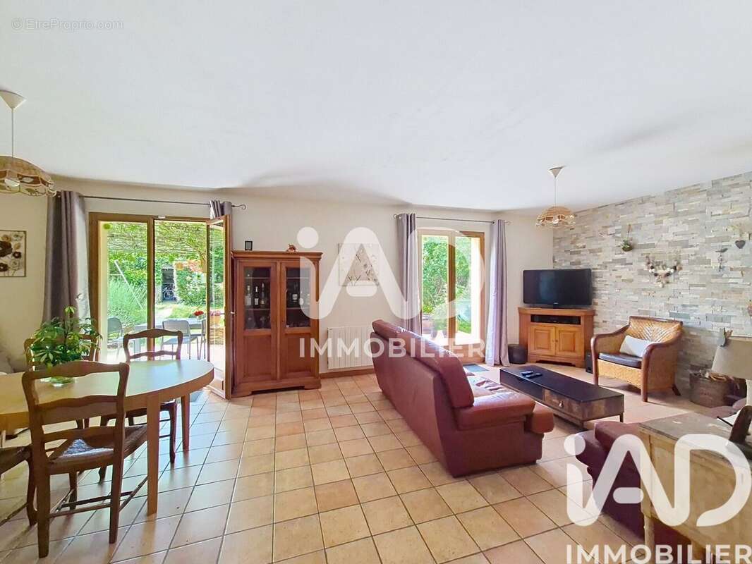 Photo 9 - Maison à LE PLESSIS-FEU-AUSSOUX