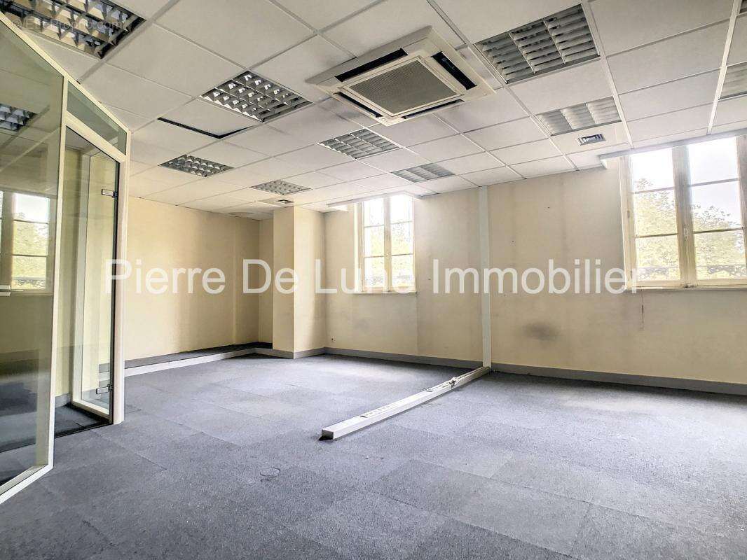 Perigueux local a vendre 1.311m² - photo 4