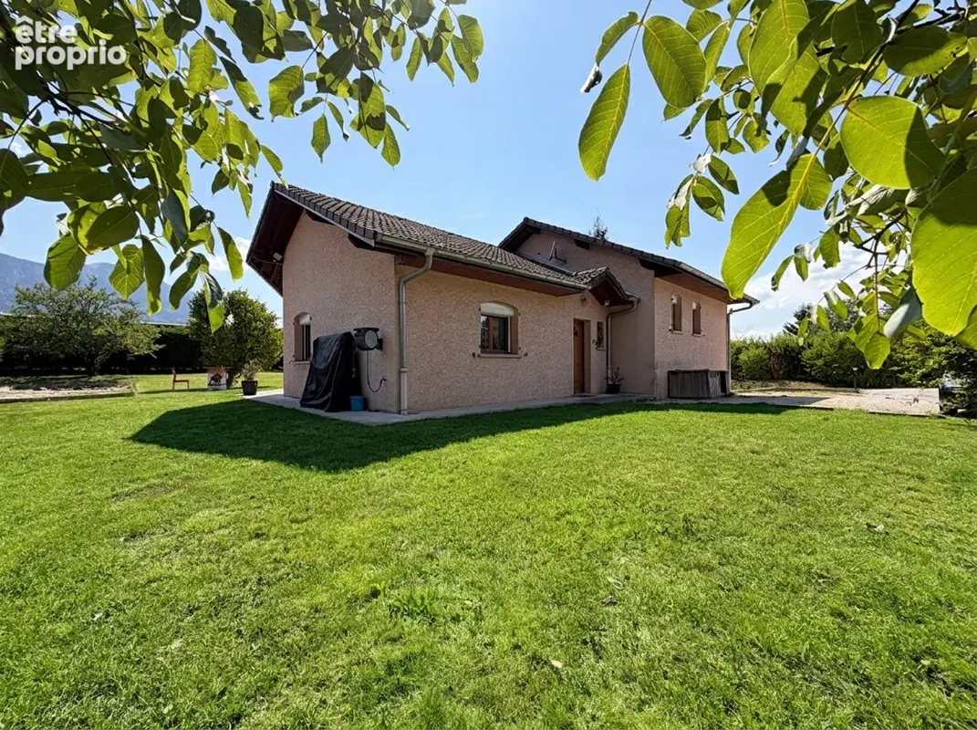 Maison à SAINT-PIERRE-EN-FAUCIGNY