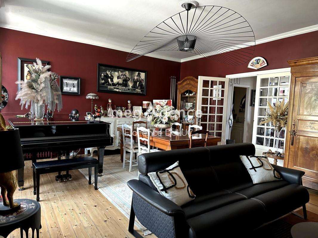 Maison à SAINT-JEAN-D'ANGELY