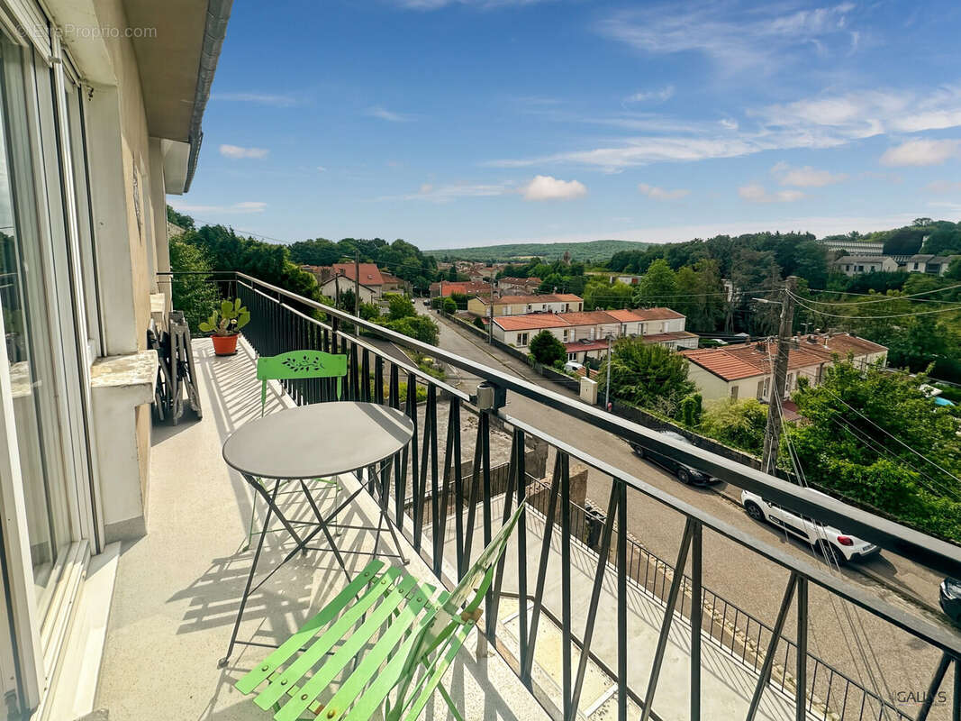 Appartement à ARS-SUR-MOSELLE